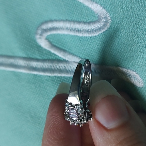 Elegant Light Pink Gemstone Ring - Picture 4 of 5